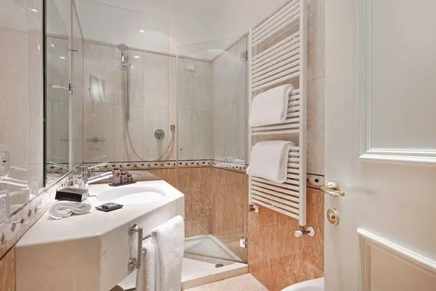 Standard Tek Büyük veya İki Ayrı Yataklı Oda