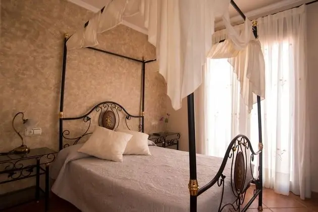 Classic Tek Büyük Yataklı Oda