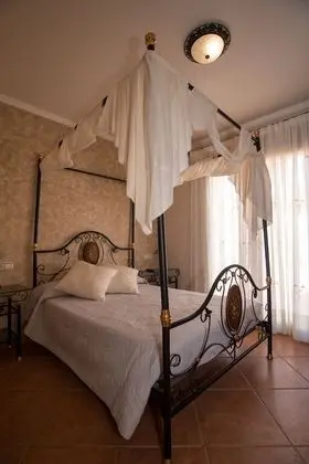 Classic Tek Büyük Yataklı Oda