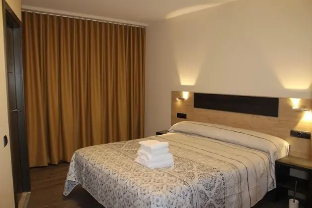 Classic Tek Büyük Yataklı Oda