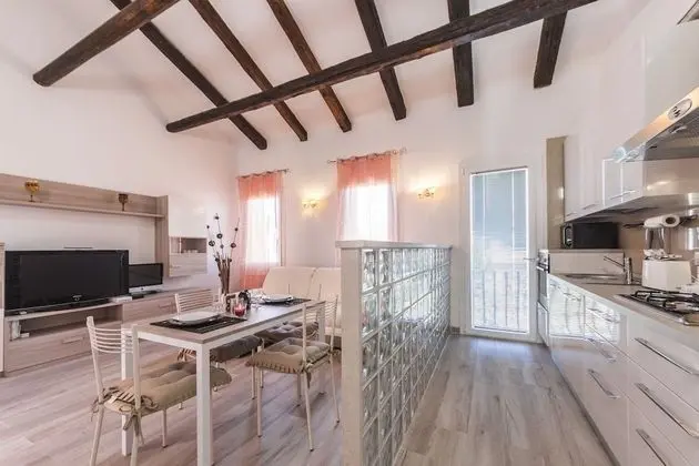 Deluxe Apart Daire, Birden Çok Yatak, Sigara İçilmez, Kanal Manzaralı