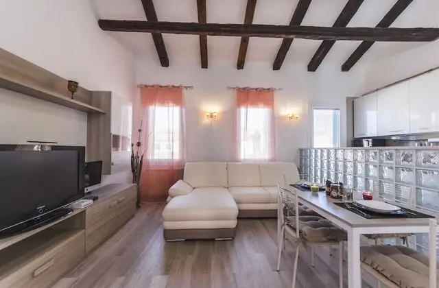 Deluxe Apart Daire, Birden Çok Yatak, Sigara İçilmez, Kanal Manzaralı