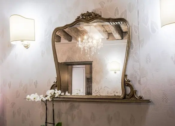 Tek Büyük veya İki Ayrı Yataklı Oda, Kanal Manzaralı