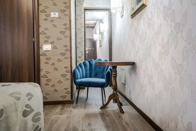 Tek Büyük veya İki Ayrı Yataklı Oda, Kanal Manzaralı