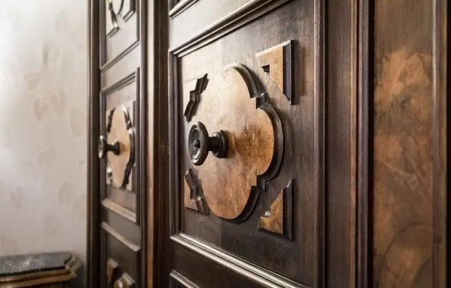 Tek Büyük veya İki Ayrı Yataklı Oda, Kanal Manzaralı