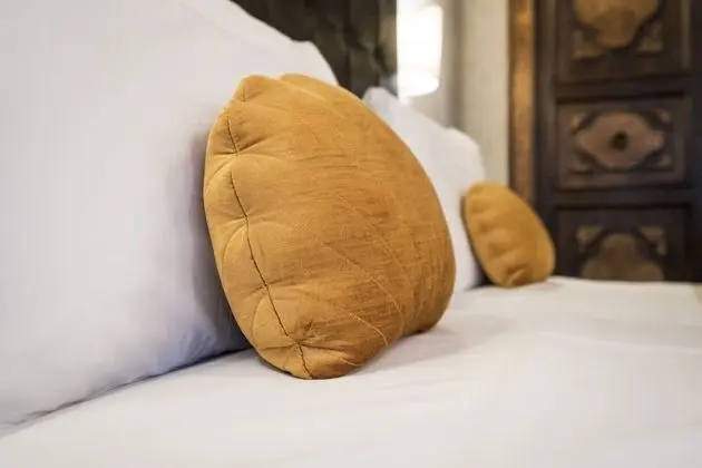 Tek Büyük veya İki Ayrı Yataklı Oda, Kanal Manzaralı