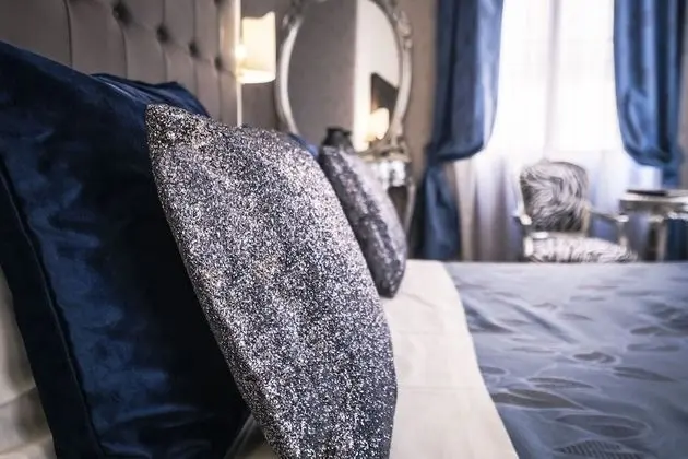 Tek Büyük veya İki Ayrı Yataklı Oda, Kanal Manzaralı