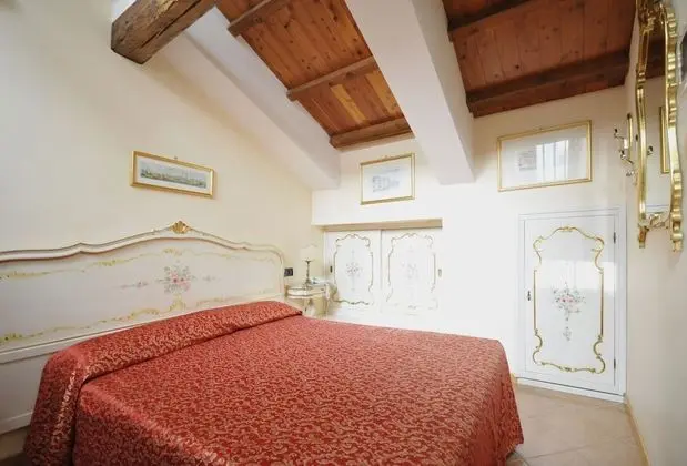 Standard Tek Büyük veya İki Ayrı Yataklı Oda