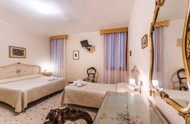 Standard Üç Kişilik Oda