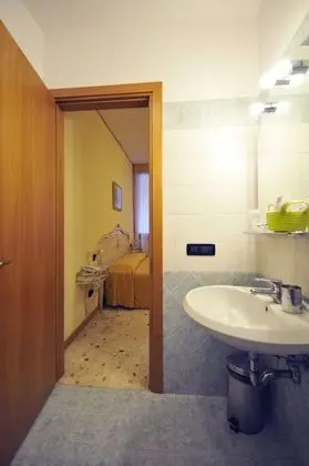 Standard Üç Kişilik Oda