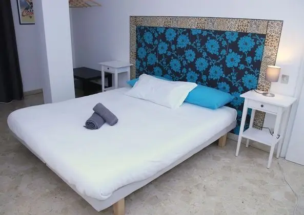 Tek Büyük veya İki Ayrı Yataklı Oda, Banyolu/Duşlu