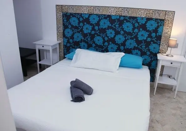 Tek Büyük veya İki Ayrı Yataklı Oda, Banyolu/Duşlu