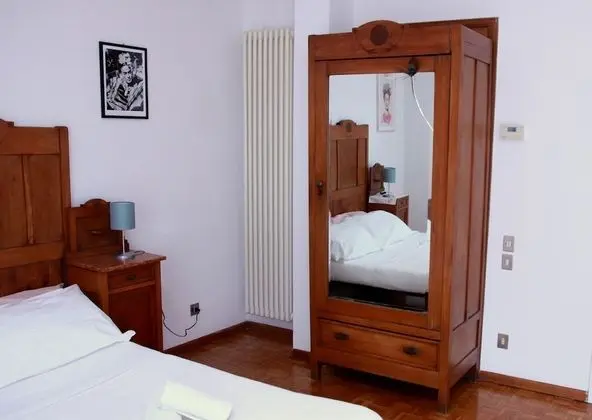 Tek Büyük veya İki Ayrı Yataklı Oda, Ortak Banyo, Nehir Manzaralı