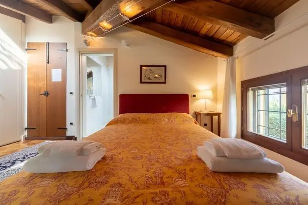 Tek Büyük veya İki Ayrı Yataklı Oda, Bahçe Manzaralı