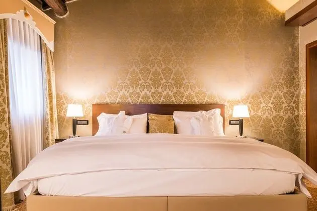 Deluxe Tek Büyük veya İki Ayrı Yataklı Oda