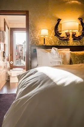 Deluxe Tek Büyük veya İki Ayrı Yataklı Oda