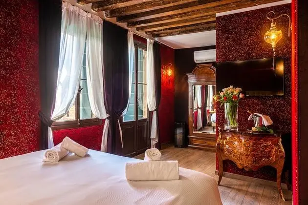 Superior Oda, Balkon, Kanal Manzaralı