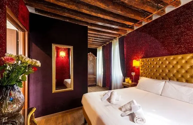 Superior Oda, Kanal Manzaralı