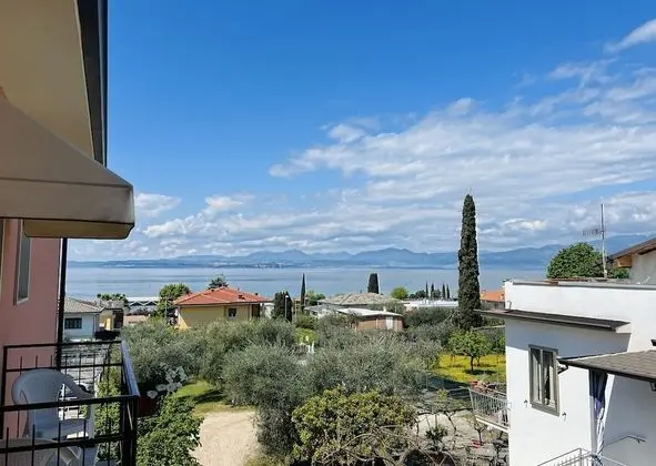 Tek Büyük Yataklı Oda, 1 Çift Kişilik Yatak, Balkon, Kısmi Göl Manzaralı