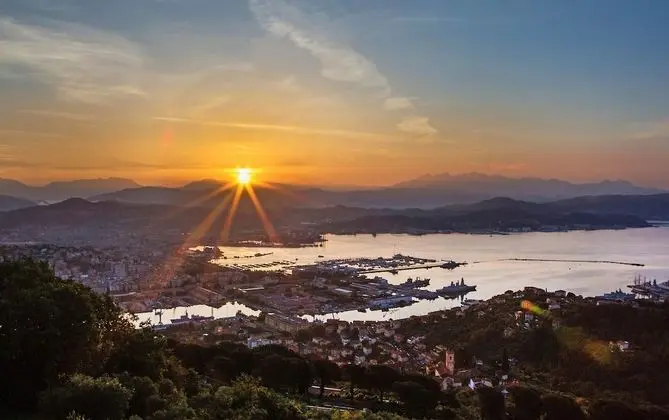 Comfort Tek Büyük Yataklı Oda, Banyolu/Duşlu, Deniz Manzaralı (Manarola)