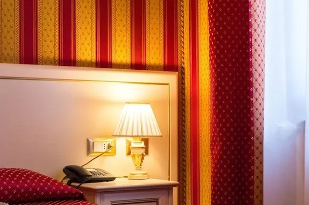 Superior Tek Büyük Yataklı Oda (5 Leoni)