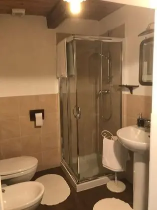 Üç Kişilik Oda