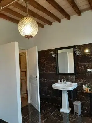 Superior Tek Büyük Yataklı Oda, Ortak Banyo (Lilla)