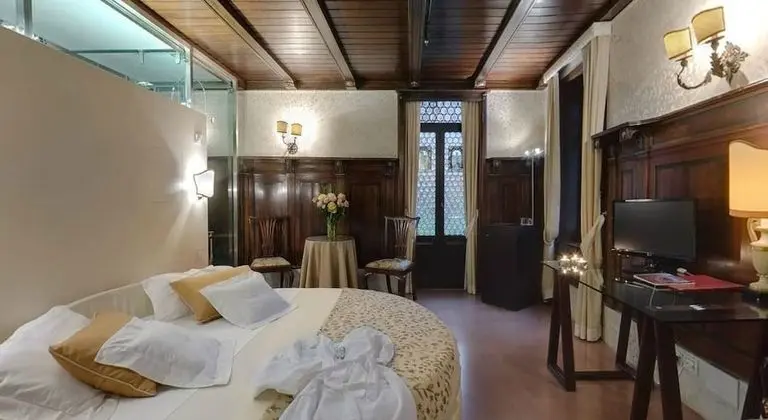 Deluxe Tek Büyük veya İki Ayrı Yataklı Oda