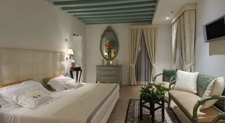 Deluxe Tek Büyük veya İki Ayrı Yataklı Oda