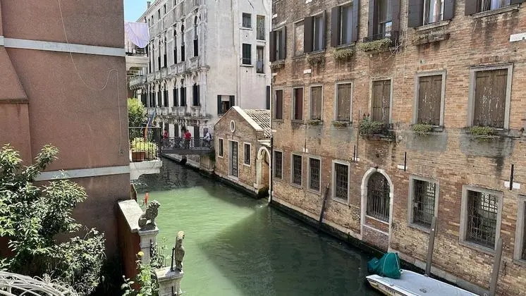 Deluxe Tek Büyük veya İki Ayrı Yataklı Oda