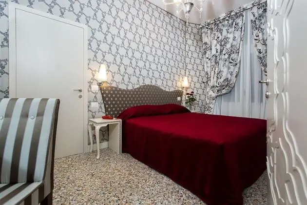 Superior Tek Büyük Yataklı Oda