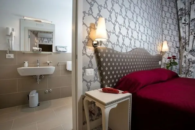 Superior Tek Büyük Yataklı Oda