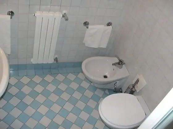 Üç Kişilik Oda