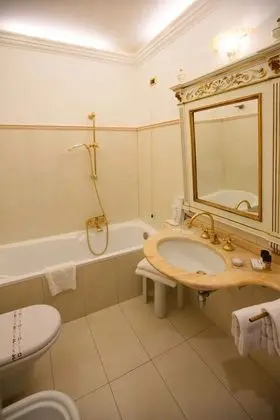 Classic Tek Büyük Yataklı Oda