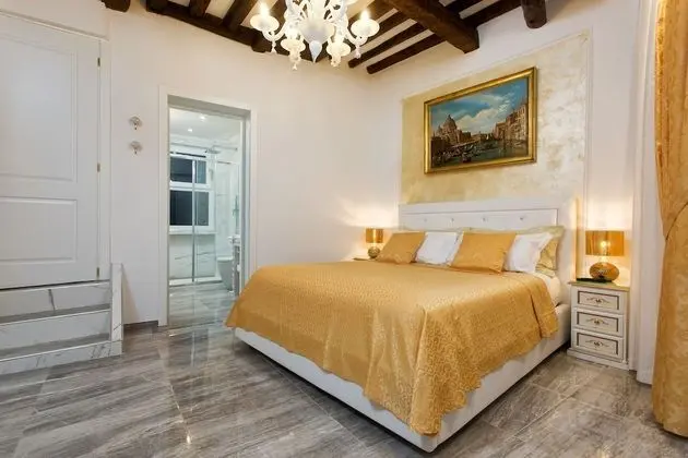 Standard Tek Büyük Yataklı Oda