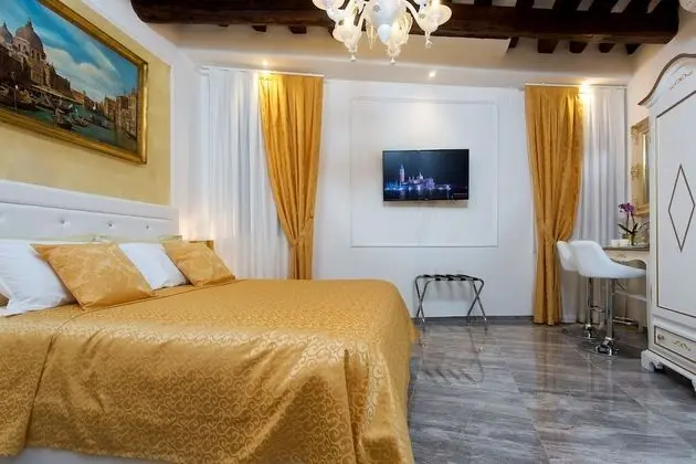 Standard Tek Büyük Yataklı Oda