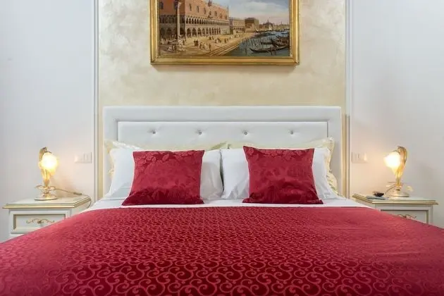 Superior Tek Büyük Yataklı Oda