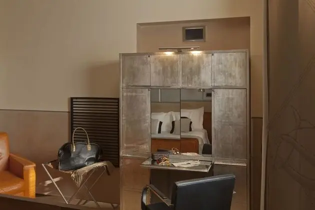 EXECUTIVE min 1 max 2