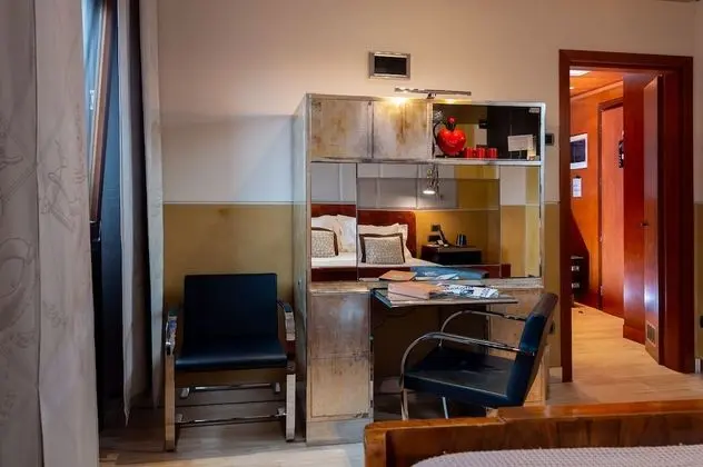 EXECUTIVE min 1 max 2