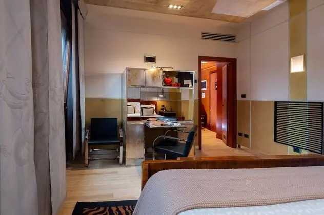 EXECUTIVE min 1 max 2