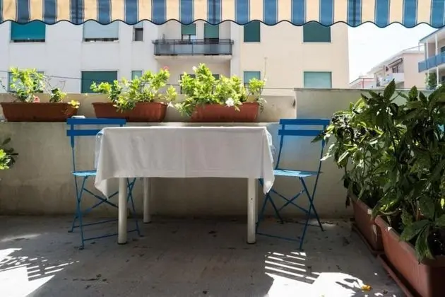 Üç Kişilik Oda, Balkon (Suite)