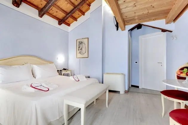 Standard Tek Büyük veya İki Ayrı Yataklı Oda