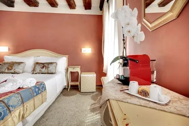 Standard Tek Büyük veya İki Ayrı Yataklı Oda