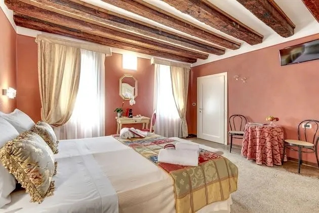 Standard Tek Büyük veya İki Ayrı Yataklı Oda