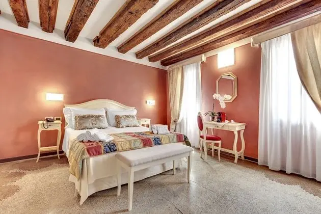 Standard Tek Büyük veya İki Ayrı Yataklı Oda