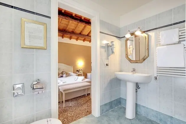 Standard Tek Büyük veya İki Ayrı Yataklı Oda