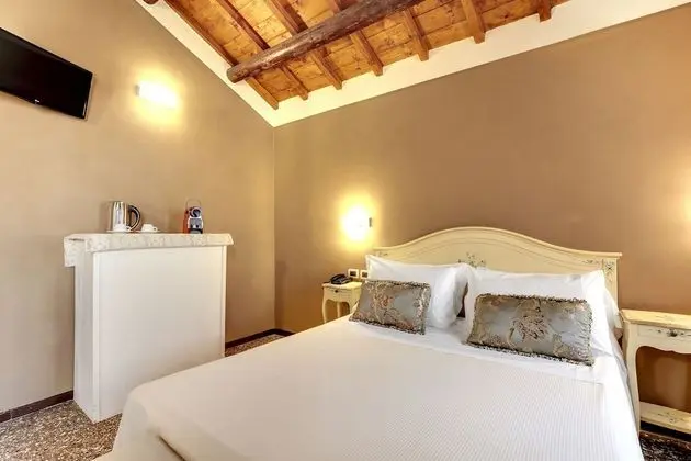 Standard Üç Kişilik Oda