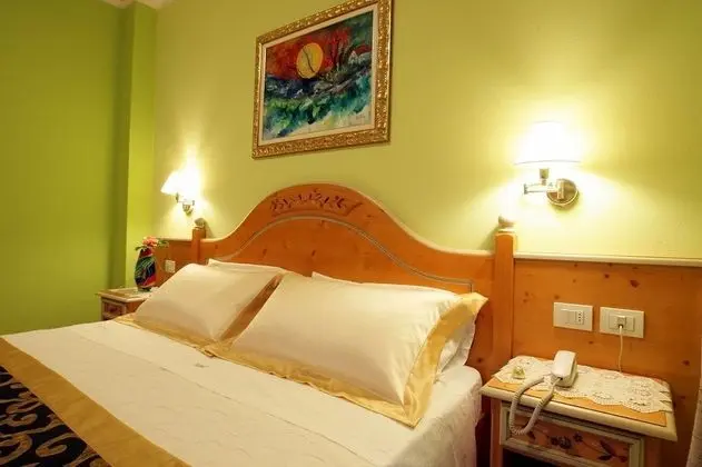 Comfort Tek Büyük veya İki Ayrı Yataklı Oda