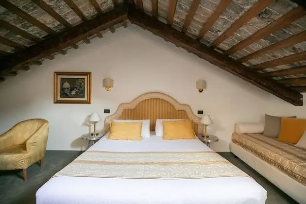 Superior Tek Büyük veya İki Ayrı Yataklı Oda