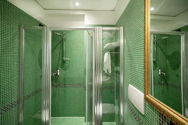 Superior Tek Büyük veya İki Ayrı Yataklı Oda